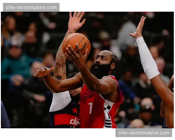 哈登1.19分-回合关键时刻效率第四，击碎状态下滑质疑